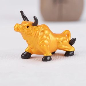 Miniture Fairy Garden Accessories Supplies Resin Golden Cattle Kids Toys Pot Bonsai Miniature Garden Terrariums Fairy Garden Animals Ox Figurine Kits Items Car Interior Decoration Table Ornaments